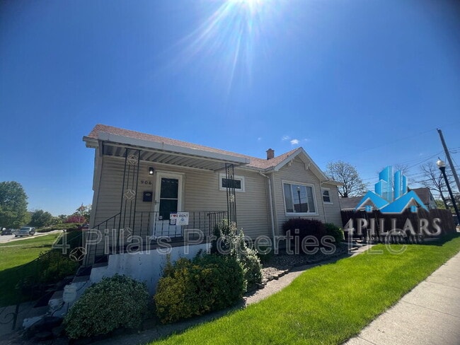 Building Photo - 906 177th Pl