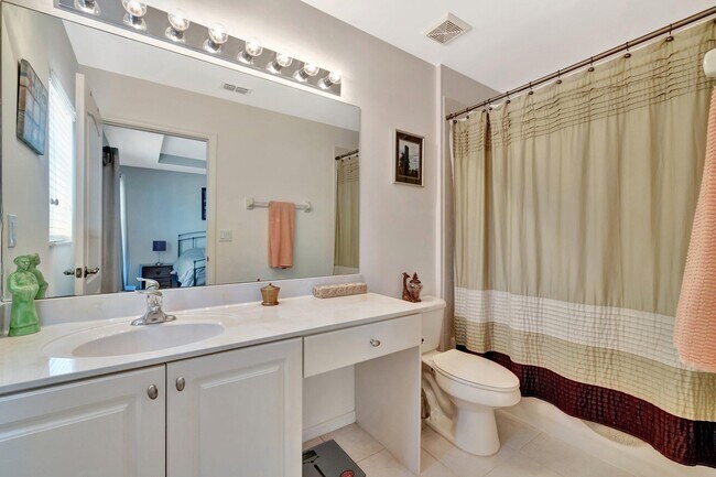 Building Photo - 2061 SE Glen Ridge Dr