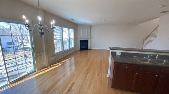 Building Photo - 2036 Fosco Dr NW