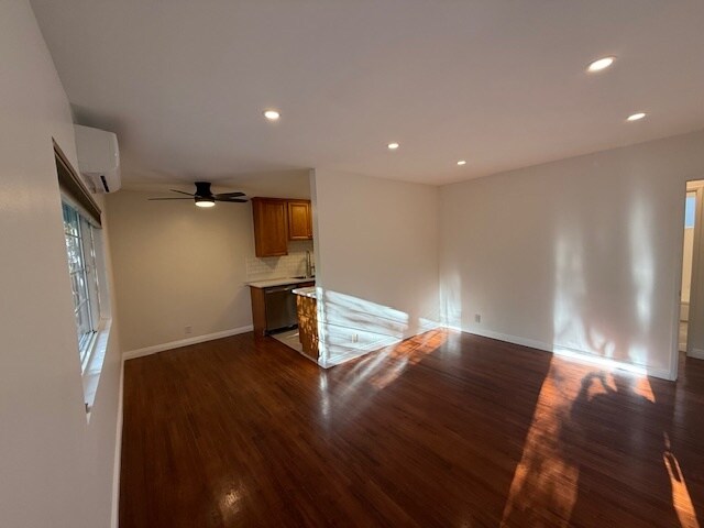 Building Photo - 1427 Centinela Ave