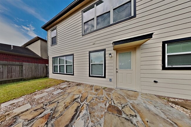 Building Photo - 18318 Atasca Wds Trce