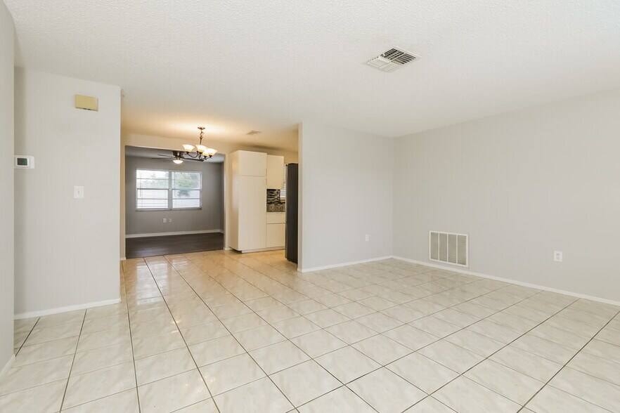 Building Photo - 7921 Eugene Dr