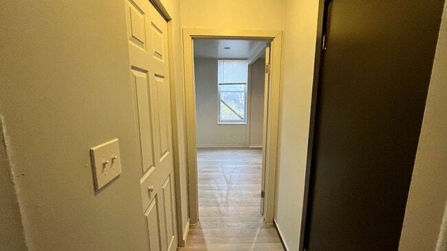 Building Photo - 212 Ophelia St