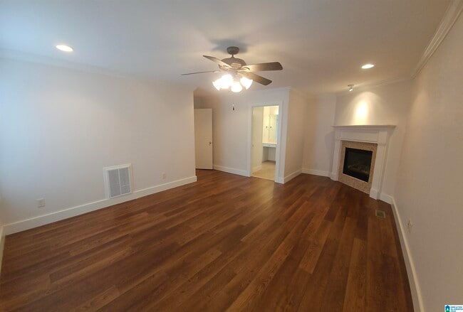 Building Photo - 410 Woodland Dr