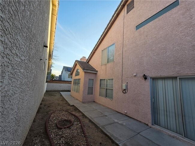 Building Photo - 6561 Avon Ct