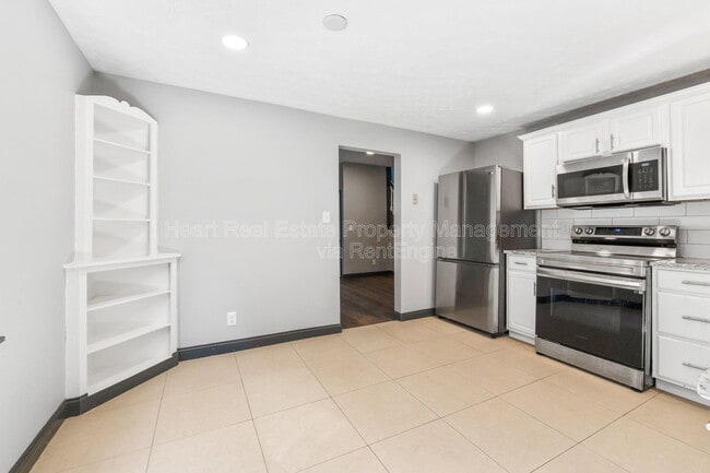 Building Photo - 957 Harrison Ave