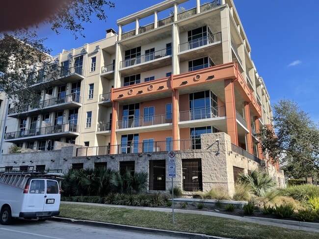 Building Photo - 1401 Calumet St