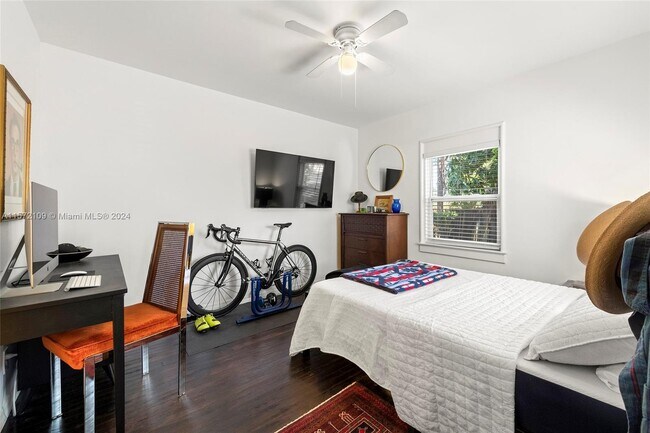 Building Photo - 637 37th St