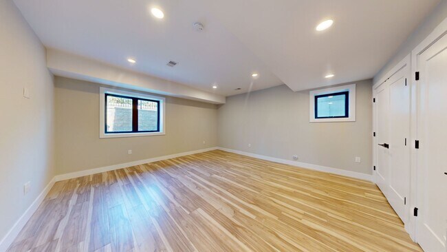 Building Photo - 353 Boyden Ave