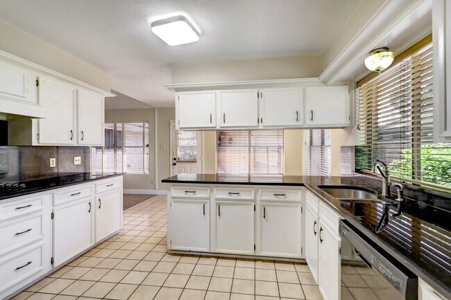 Building Photo - 3706 Haven Pines Dr