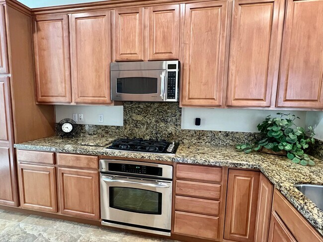 Building Photo - 81952 Avenida Bienvenida