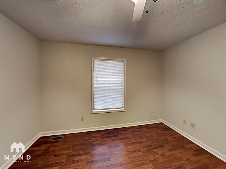 Building Photo - 4832 Wyndam Dr