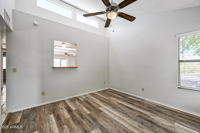 Building Photo - 5580 S Kings Ranch Rd