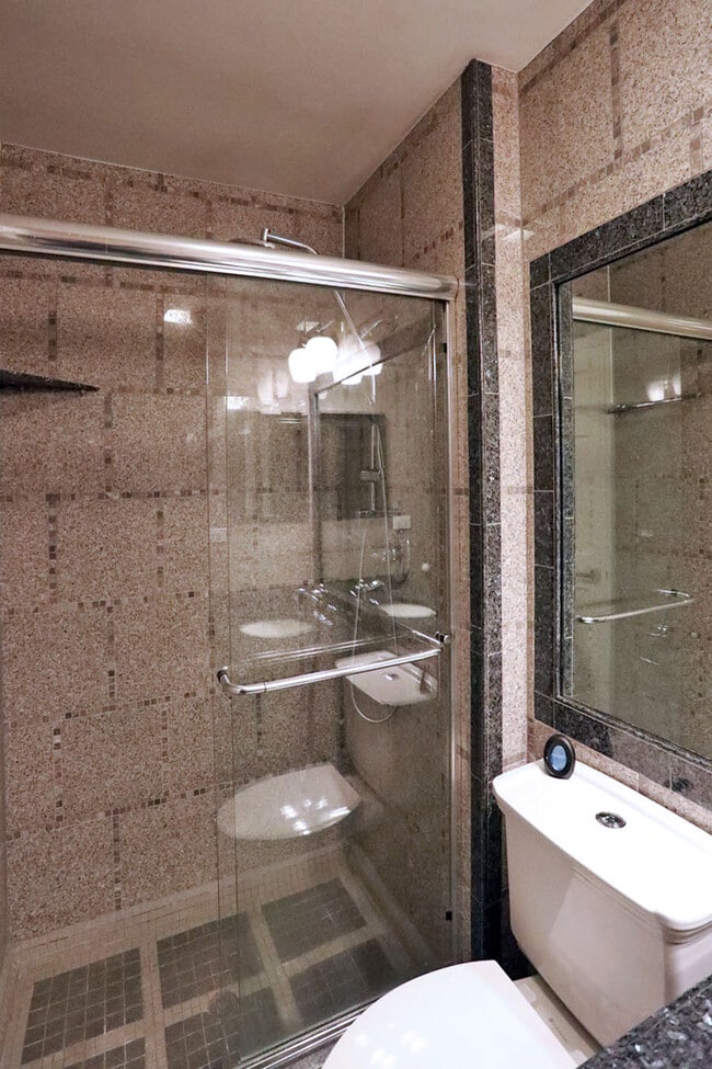 Building Photo - 236 Deerpath Ct