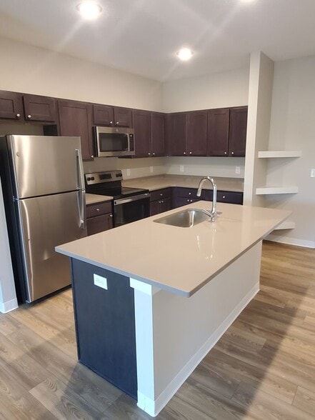 Building Photo - 421 S Gustin