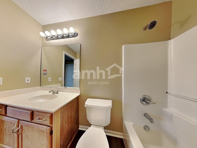 Building Photo - 8267 Springleaf Lake Dr