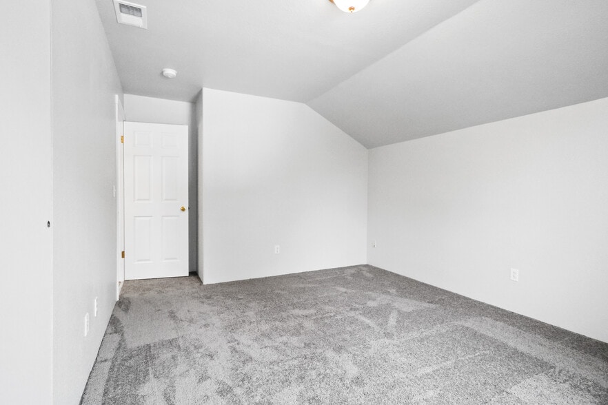 Building Photo - 6200 E Iliff Ave