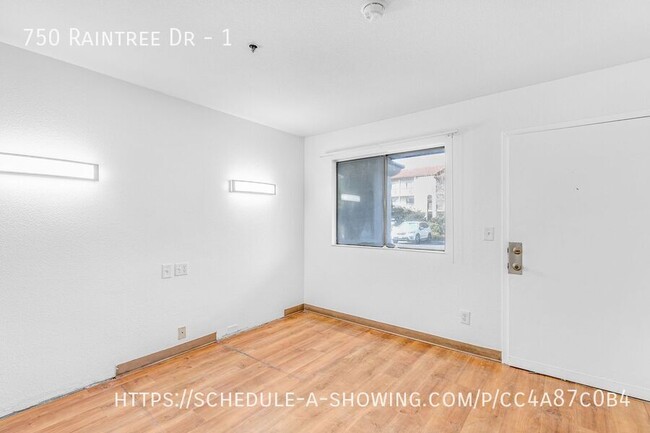 Building Photo - Newly remodeled modern Studio + 1 Bath + P...