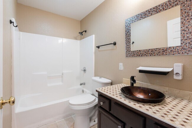 Building Photo - 550 Brookshire Way