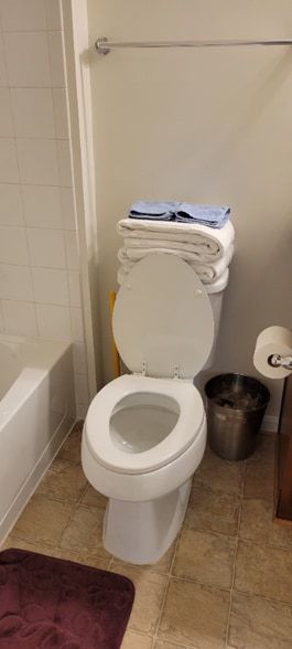 Building Photo - 20 Hilton Run Ct