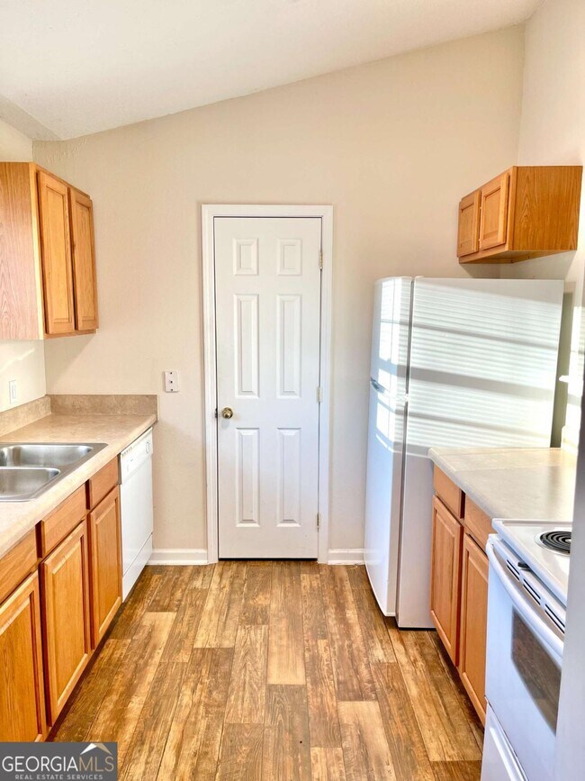 Building Photo - 409 Lawnwood Ct