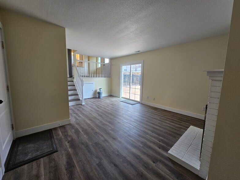 Building Photo - 5875 Granby Hill Dr