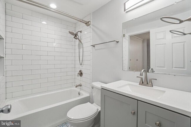 Building Photo - 8474 Sugar Creek Ln