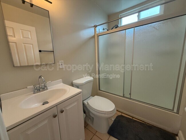 Building Photo - 476 Ferris Ave