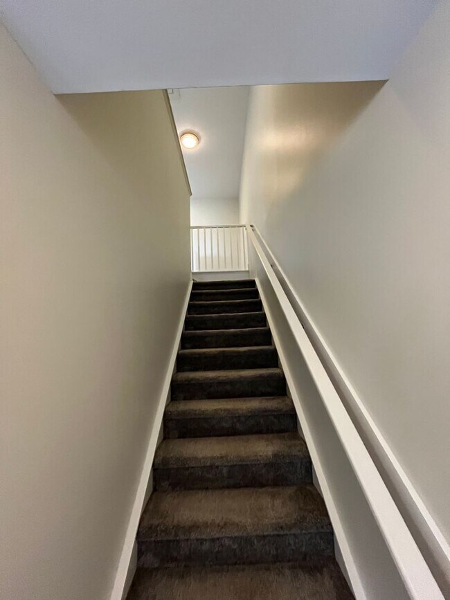 Building Photo - 116 Bluet Ln