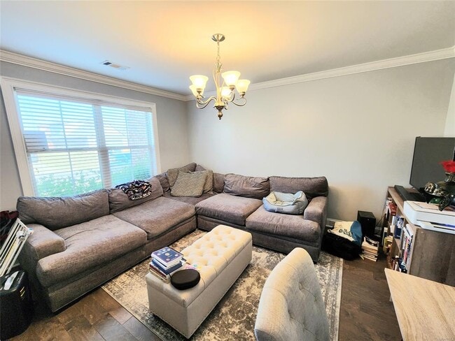 Building Photo - 920 Delaney Dr