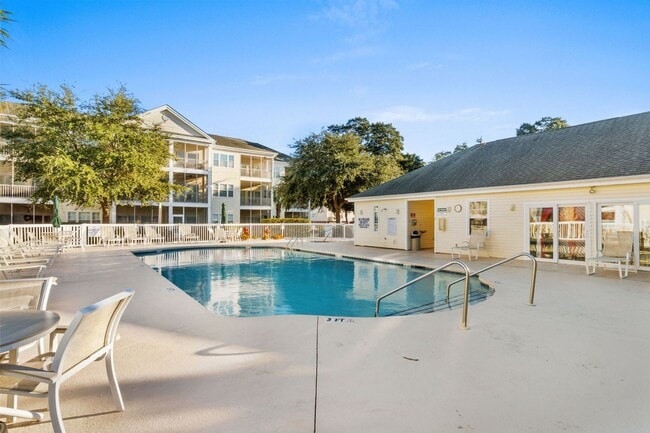 Building Photo - Spacious 3BR Condo in Gated Ocean Keyes