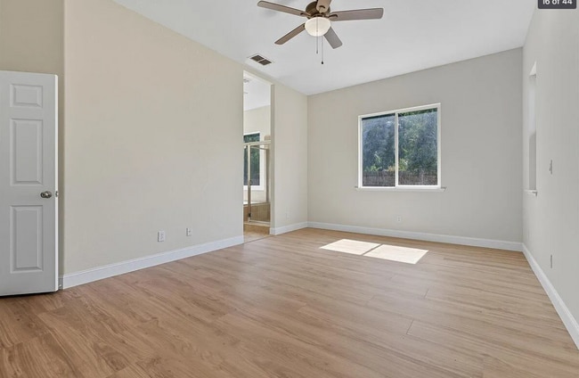 Building Photo - 1277 Paradise Loop