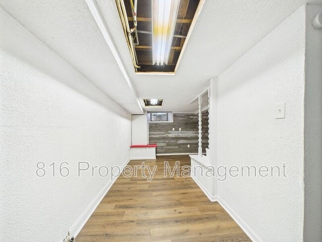 Building Photo - 7212 The Paseo