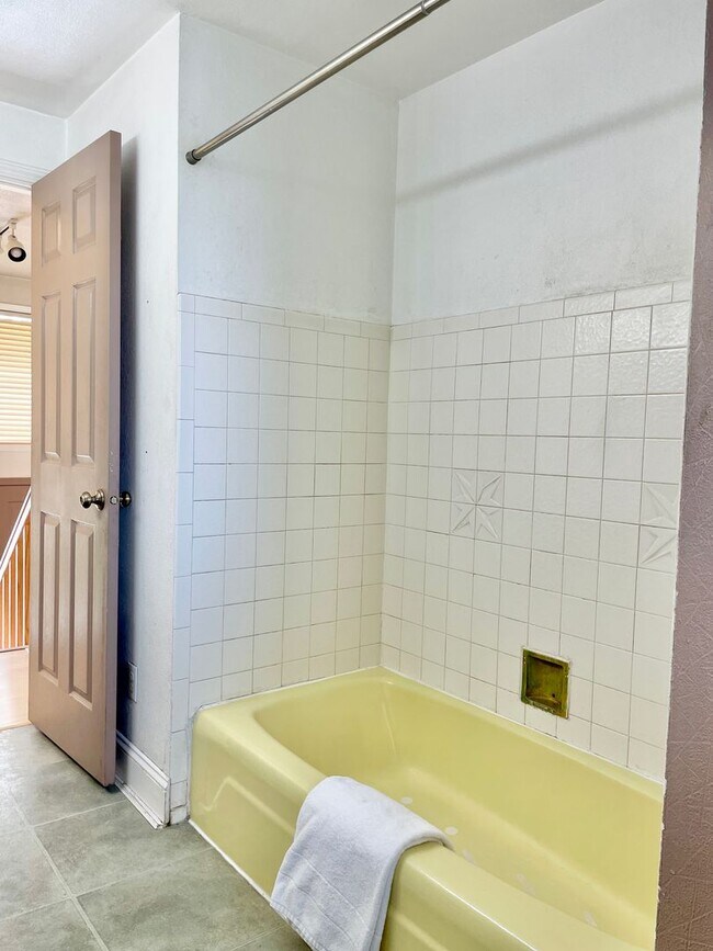 Building Photo - Taylorsville 3 Bedroom Home