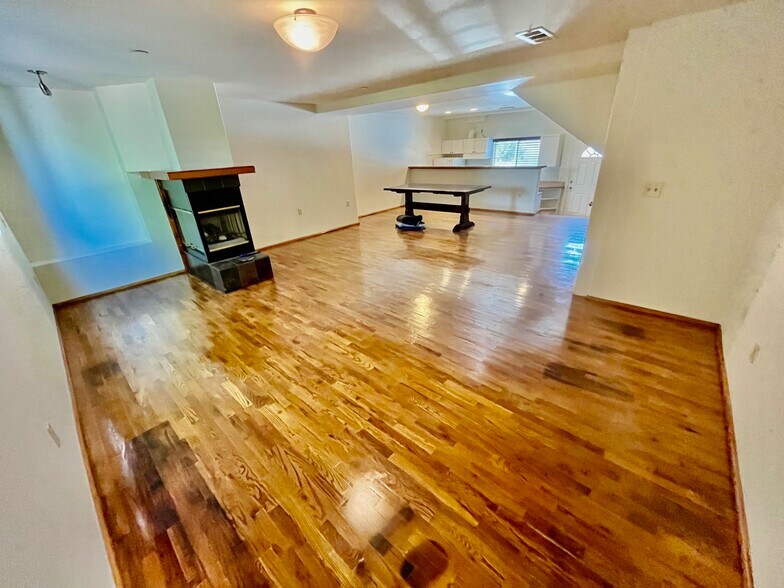 Living room - 6820 Whitley Ter