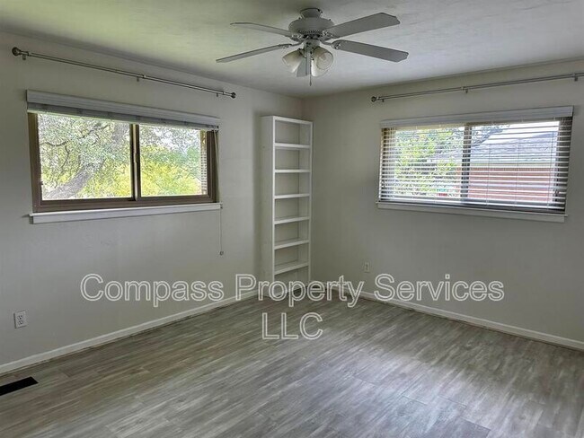 Building Photo - 8919 Whippoorwill Dr