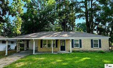 Building Photo - 2306 Debastrop Dr