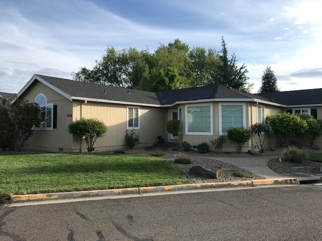 Building Photo - 1335 Sandy Ln