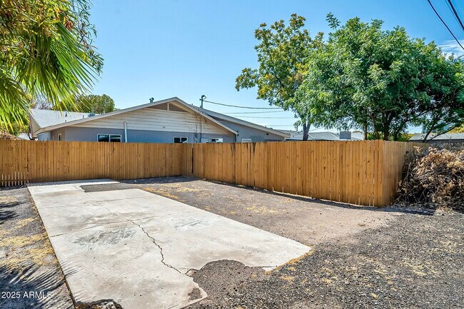 Building Photo - 2028 S College Ave