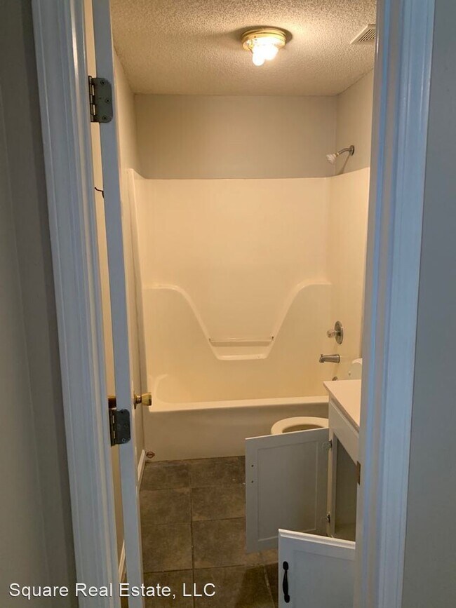 Building Photo - 3 br, 3 bath House - 214 Cotton Creek Cove