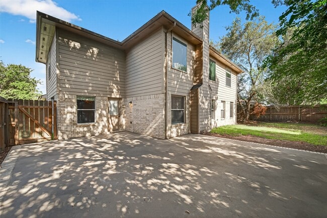 Building Photo - 14762 Country Rose Ln