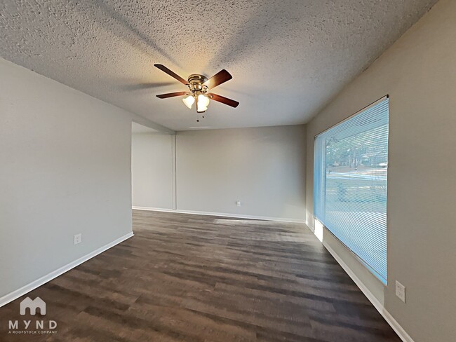 Building Photo - 8297 Attleboro Dr