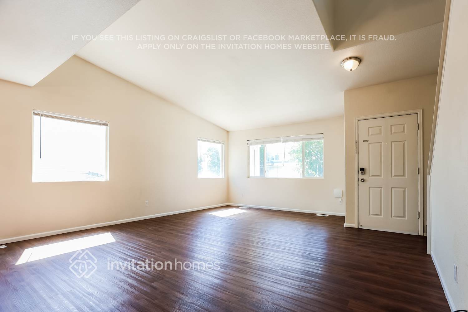 Building Photo - 2205 E 127th Pl
