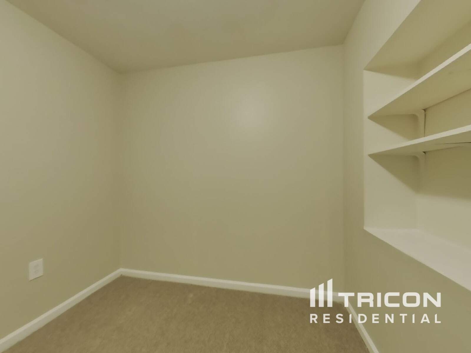 Building Photo - 1951 Hidden Valley Dr SW