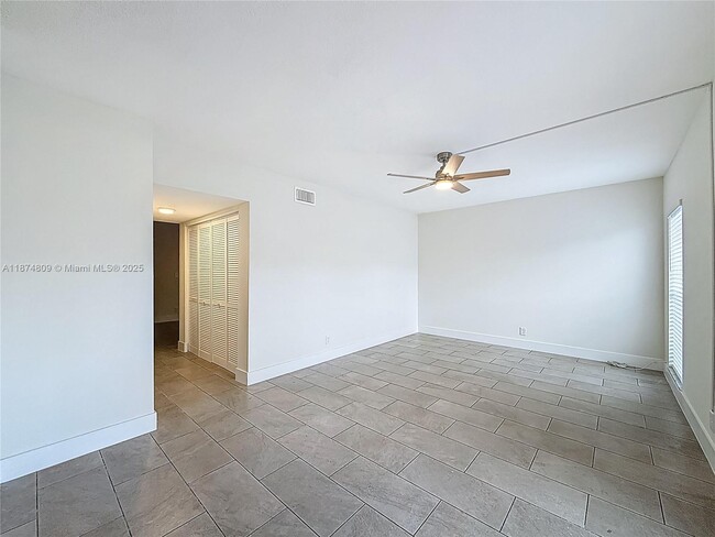 Building Photo - 1379 Seaview