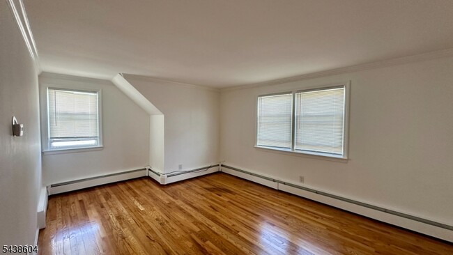 Building Photo - 131 E 13th St