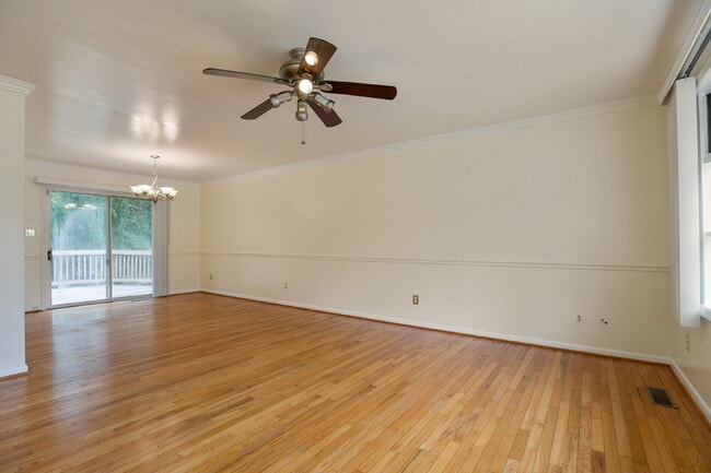 Building Photo - 2411 Old Gate Ct