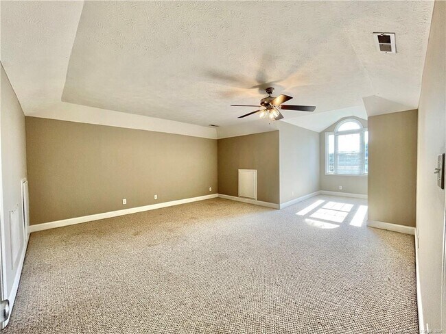 Building Photo - 108 Canyon Ct