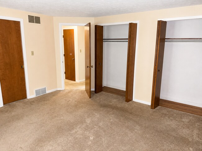 Building Photo - Spacious 3-Bedroom Split-Level with Formal Dining Room, Fireplace, and Fenced Backyard