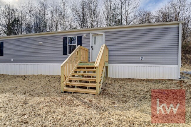 Building Photo - Chestnut St 119/Whispering Hills MHP